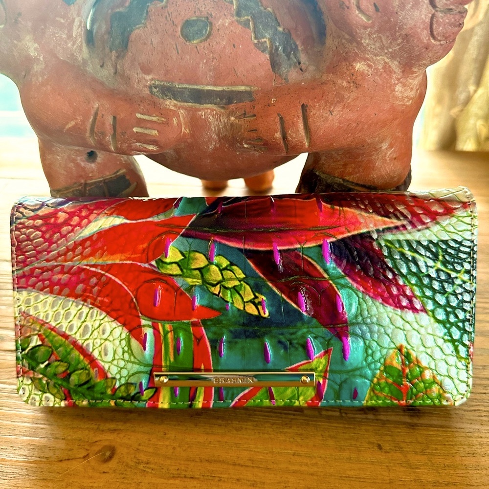 BRAHMIN UTOPIA Ady wallet! Rare find, beautiful artwork in leather! Pristine !